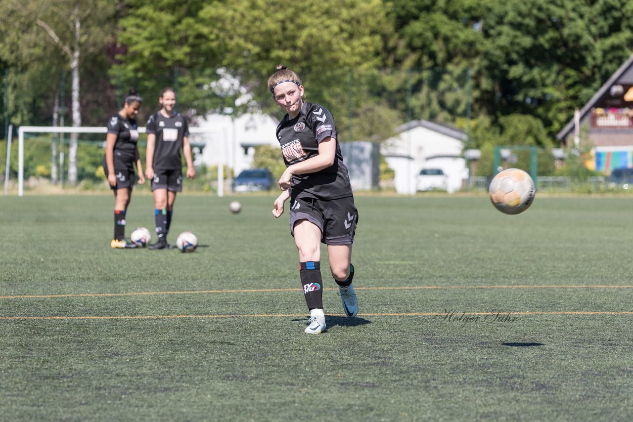 Bild 89 - wBJ SV Henstedt Ulzburg - TuS Rotenhof : Ergebnis: 12:0